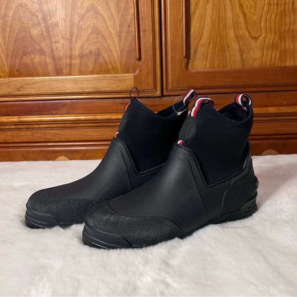 NWOB Tommy Hilfiger Boots Size 7 M Chaney Designer Logo Shoe Boot Design - Picture 4 of 10